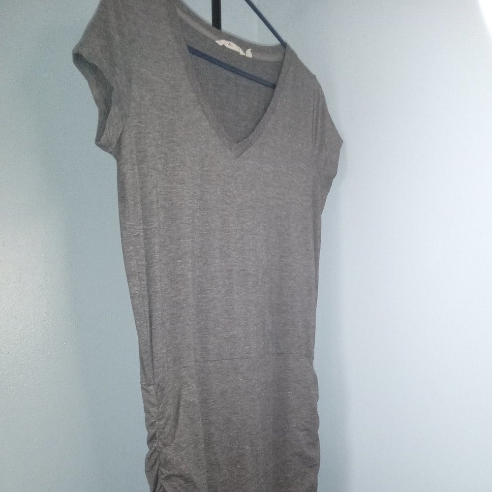 SIZE MEDIUM - ATHLETA GREY TEE-DRESS SHORT SLEEVE